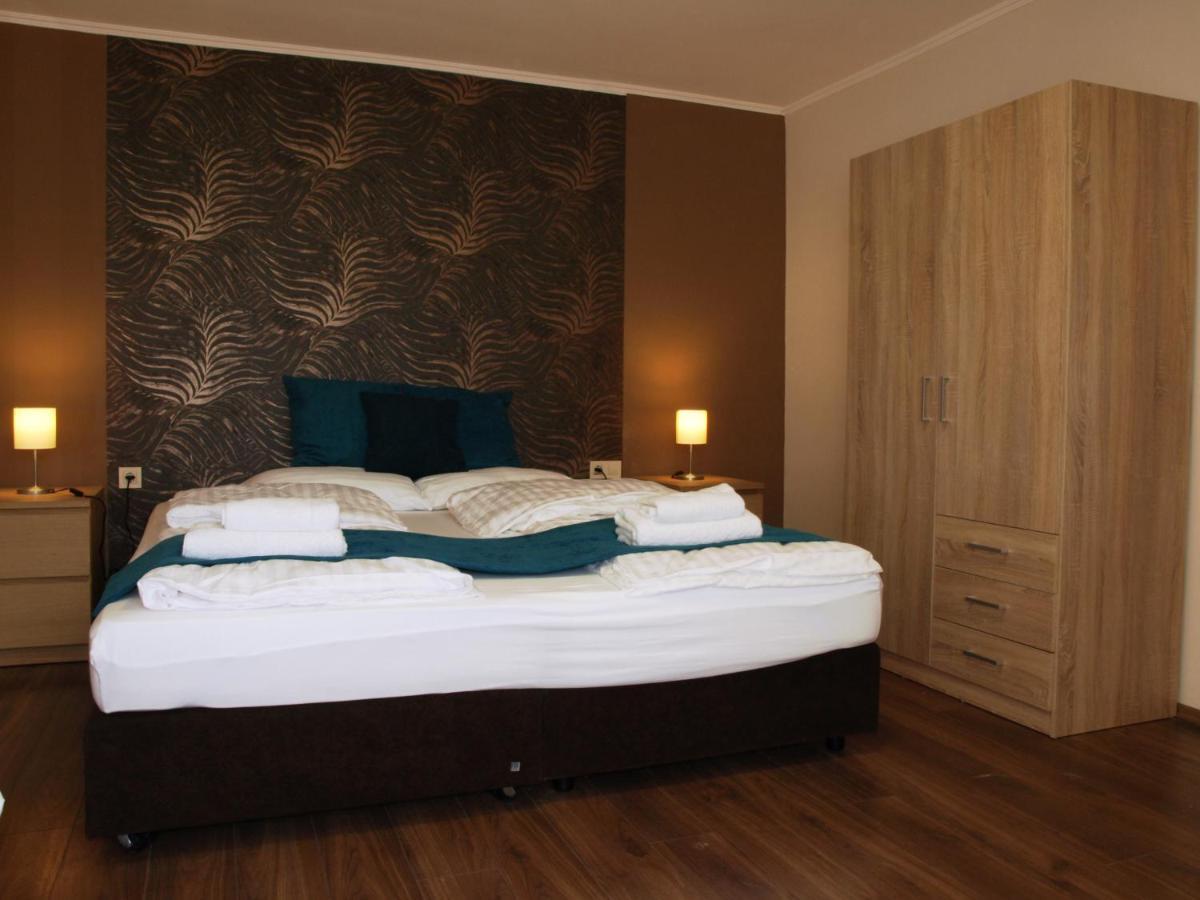 Garden Club Panzio Bed & Breakfast บาลาตอนมารีอาเฟือร์เดอ ภายนอก รูปภาพ