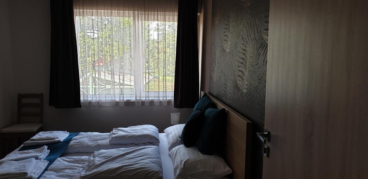 Garden Club Panzio Bed & Breakfast บาลาตอนมารีอาเฟือร์เดอ ภายนอก รูปภาพ