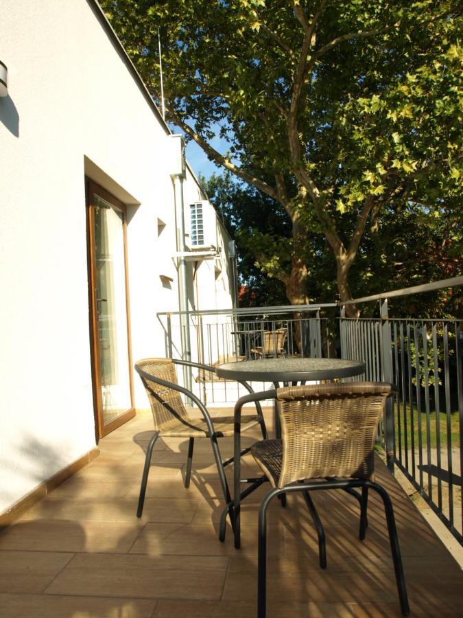 Garden Club Panzio Bed & Breakfast บาลาตอนมารีอาเฟือร์เดอ ภายนอก รูปภาพ