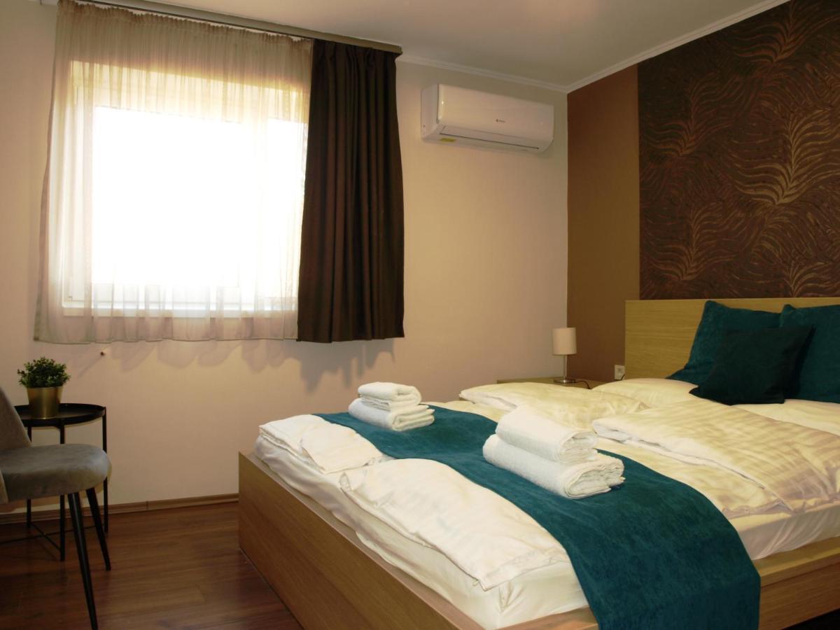 Garden Club Panzio Bed & Breakfast บาลาตอนมารีอาเฟือร์เดอ ภายนอก รูปภาพ