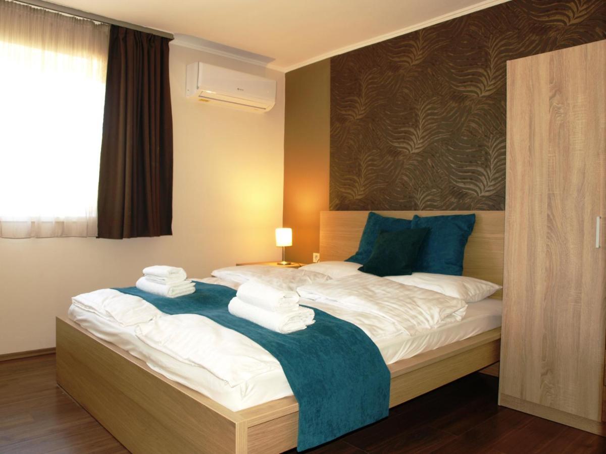 Garden Club Panzio Bed & Breakfast บาลาตอนมารีอาเฟือร์เดอ ภายนอก รูปภาพ