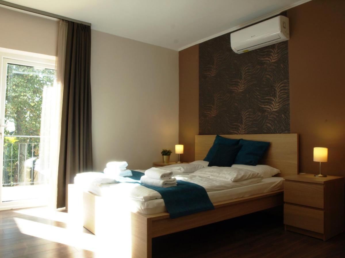 Garden Club Panzio Bed & Breakfast บาลาตอนมารีอาเฟือร์เดอ ภายนอก รูปภาพ