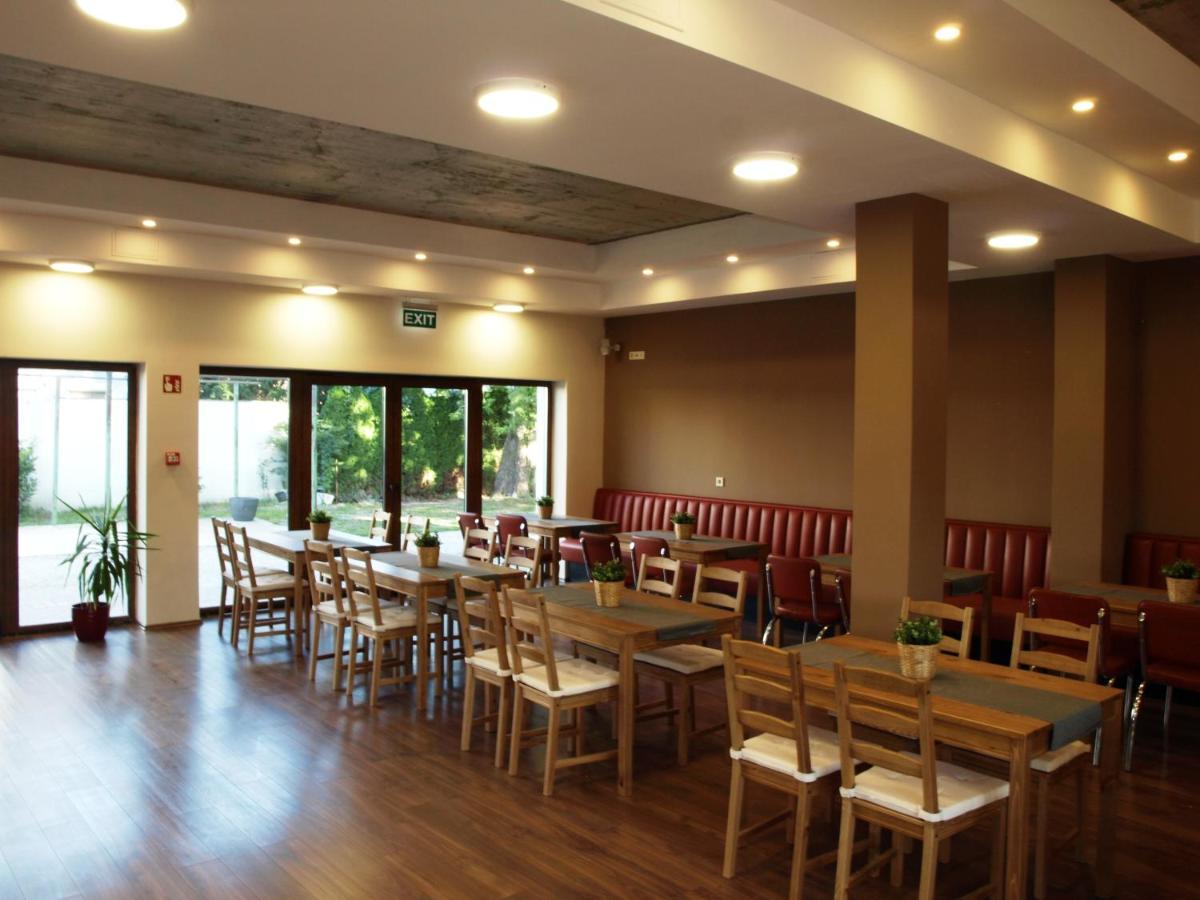 Garden Club Panzio Bed & Breakfast บาลาตอนมารีอาเฟือร์เดอ ภายนอก รูปภาพ