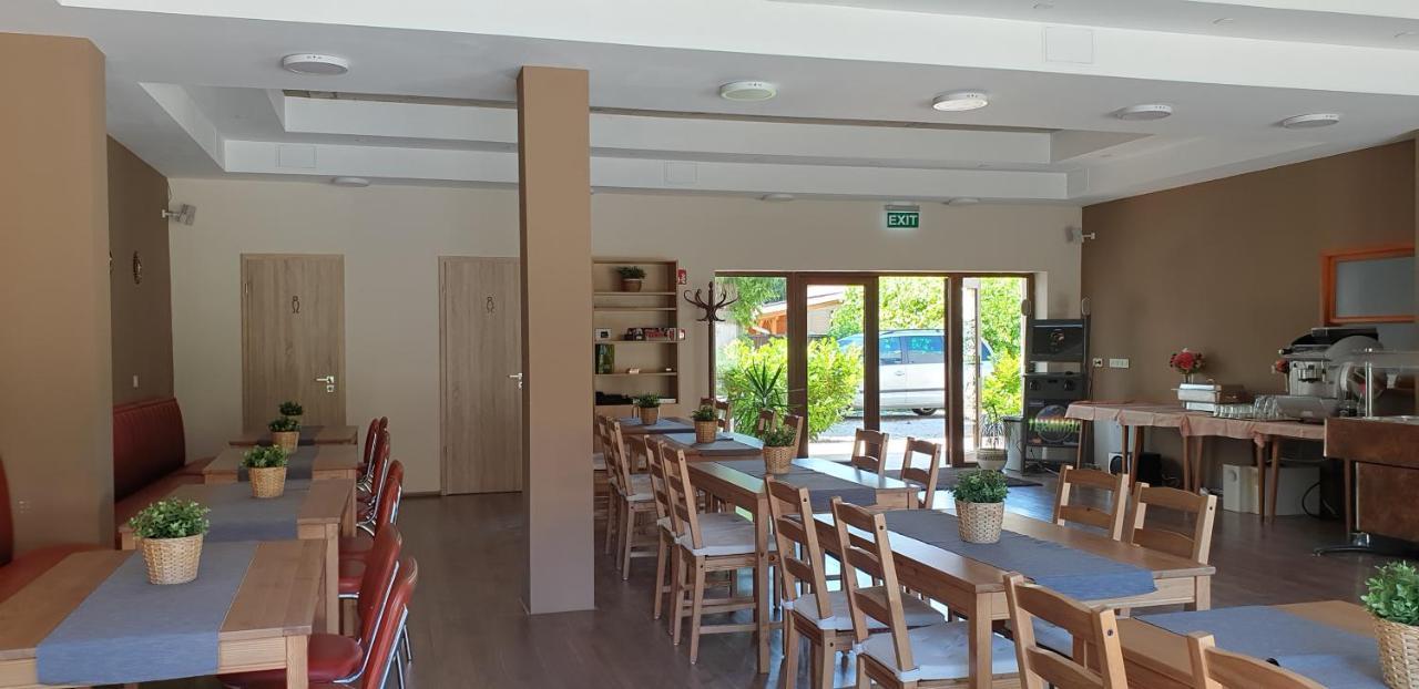 Garden Club Panzio Bed & Breakfast บาลาตอนมารีอาเฟือร์เดอ ภายนอก รูปภาพ