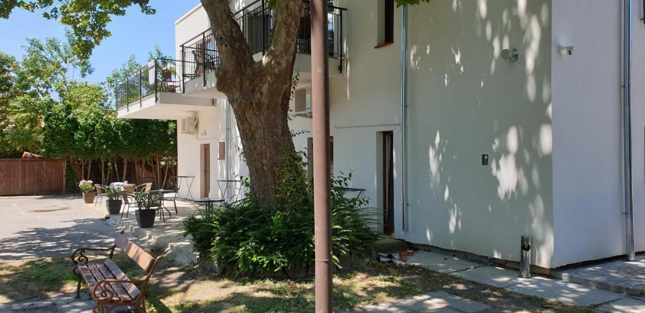 Garden Club Panzio Bed & Breakfast บาลาตอนมารีอาเฟือร์เดอ ภายนอก รูปภาพ