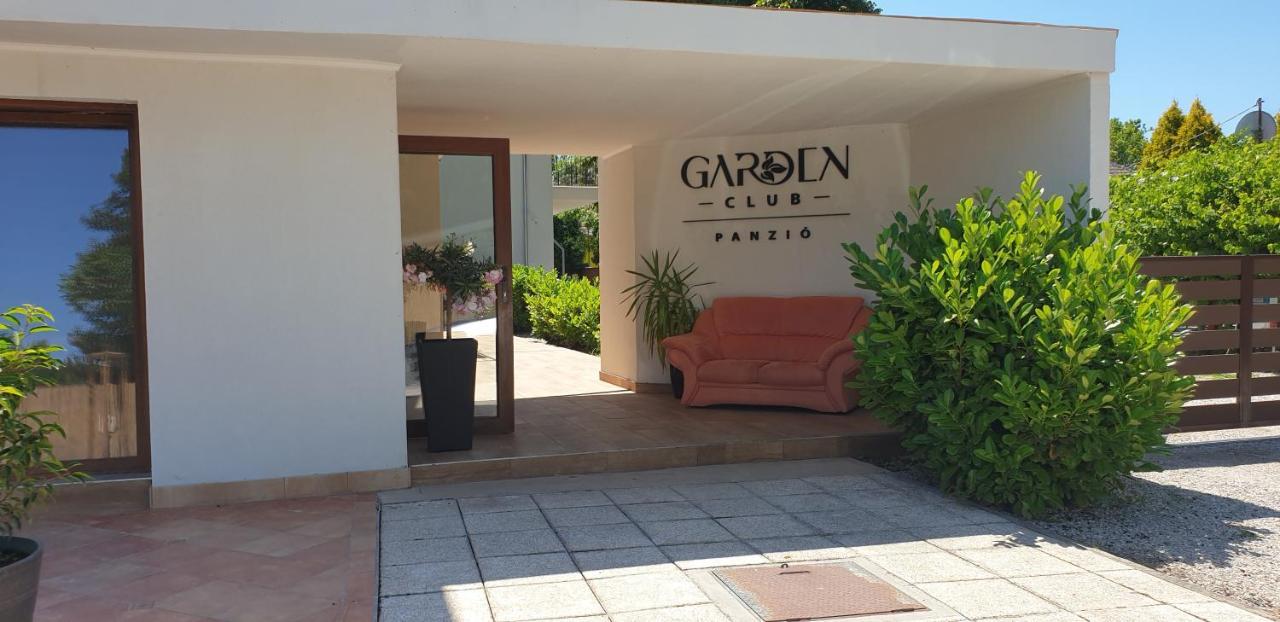 Garden Club Panzio Bed & Breakfast บาลาตอนมารีอาเฟือร์เดอ ภายนอก รูปภาพ