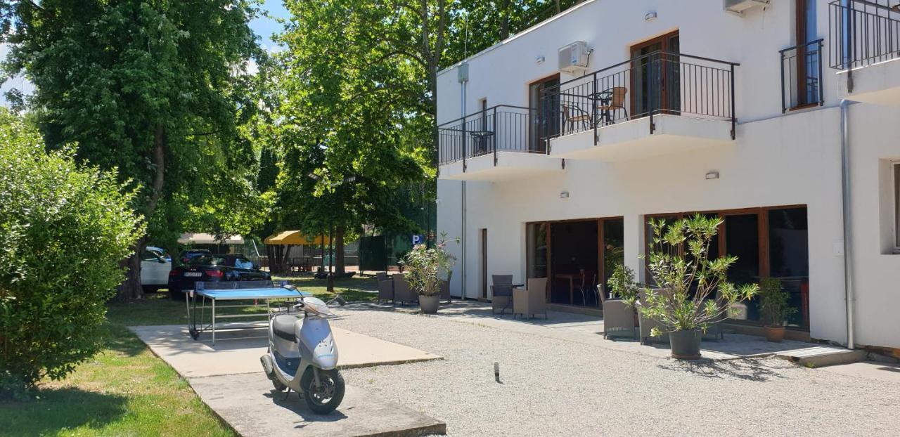 Garden Club Panzio Bed & Breakfast บาลาตอนมารีอาเฟือร์เดอ ภายนอก รูปภาพ